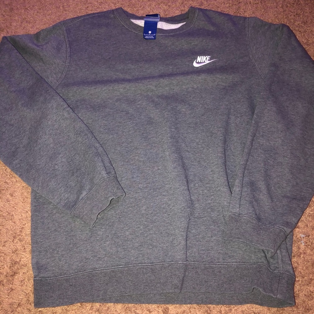 nike crew neck sweatshirt